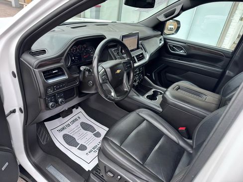 Used 2021 Chevrolet Suburban LT w/ Luxury Package image 16
