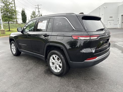 Used 2023 Jeep Grand Cherokee Limited w/ Trailer Tow Prep Group (B) AWD/4WD image 7