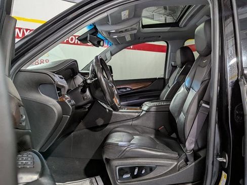 Used 2016 Cadillac Escalade Luxury image 18