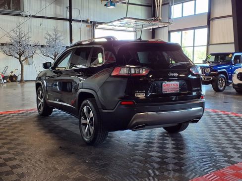 Used 2019 Jeep Cherokee Limited AWD/4WD image 4