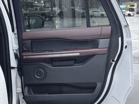 Used 2023 Ford Expedition Max Limited image 17