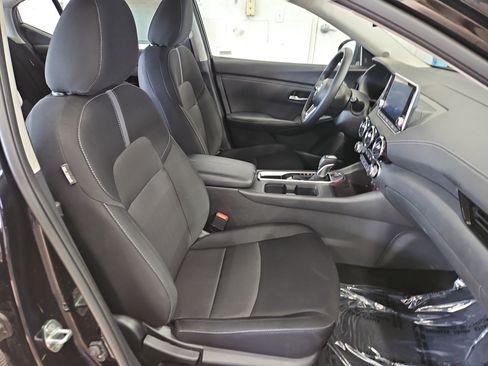 Used 2025 Nissan Sentra SV FWD image 9