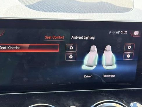 Used 2020 Mercedes-Benz GLB 250 image 34