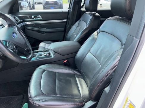 Used 2017 Ford Explorer Sport w/ Equipment Group 401A AWD/4WD image 7