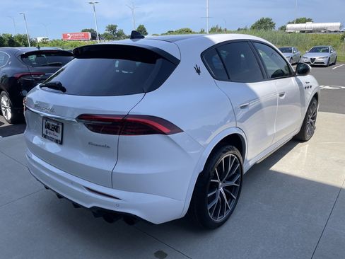 New 2024 Maserati Grecale Modena image 10