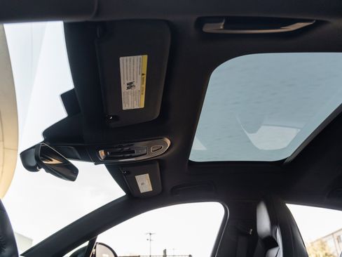 Certified 2025 Porsche Panamera image 24