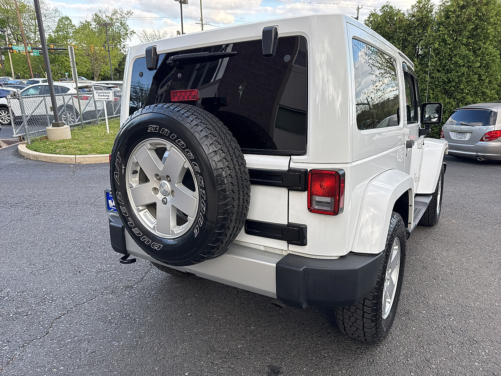 Used 2012 Jeep Wrangler Sahara AWD/4WD image 6