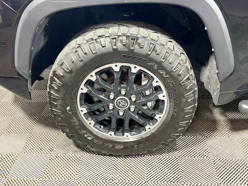 Used 2022 Toyota Tundra SR5 AWD/4WD image 28