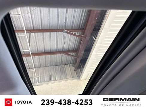 Used 2022 Toyota Highlander XLE FWD image 20