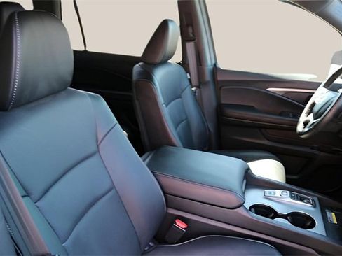 Used 2025 Honda Passport EX-L image 19