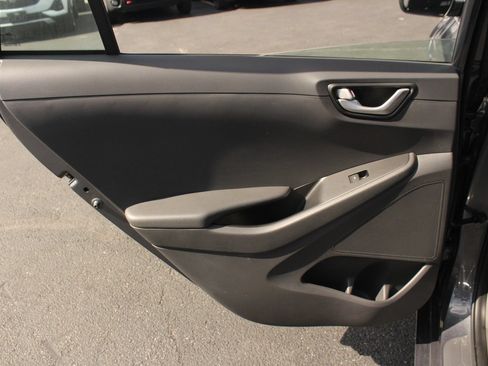 Used 2018 Hyundai Ioniq Plug-In Hybrid FWD image 14