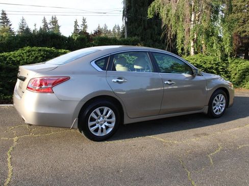 Used 2013 Nissan Altima 2.5 S FWD image 3
