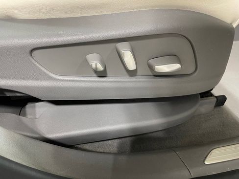 Used 2019 Cadillac XT5 Luxury image 25