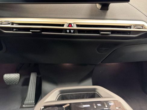 New 2026 BMW iX xDrive60 image 27