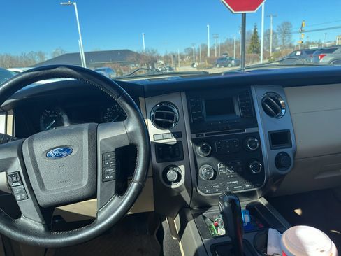 Used 2015 Ford Expedition XLT w/ Equipment Group 201A image 10