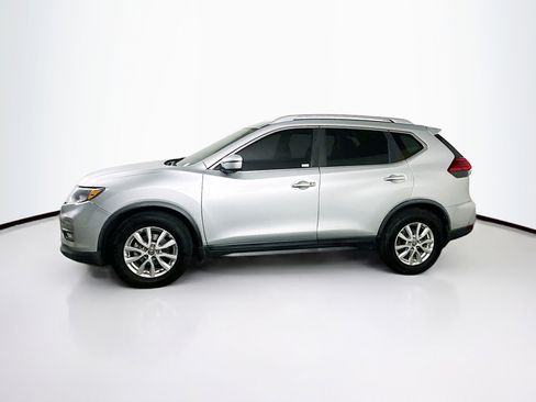 Used 2017 Nissan Rogue SV w/ SV Premium Package image 4