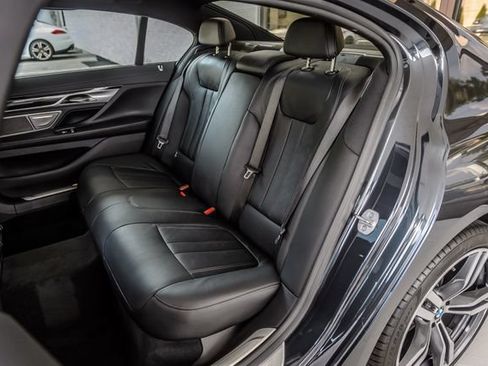 Used 2019 BMW 740i w/ M Sport Package RWD image 43