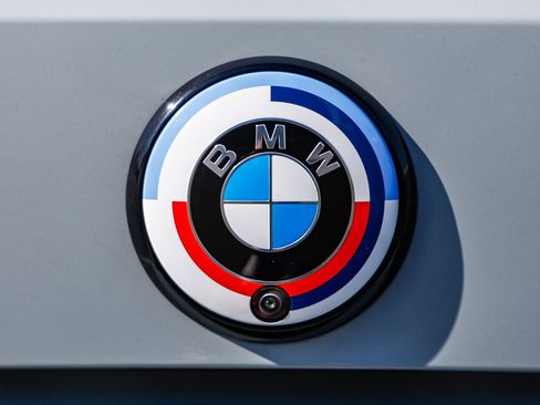 Used 2023 BMW M440i Convertible w/ Premium Package image 9