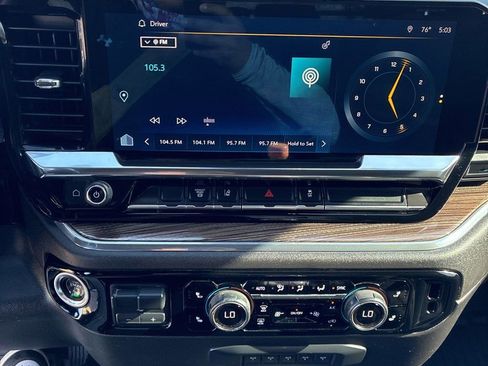 Used 2024 Chevrolet Silverado 2500 LT w/ Convenience Package image 8