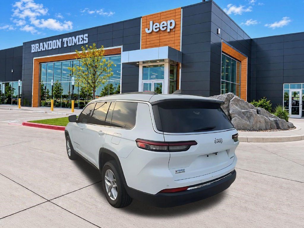 Used 2024 Jeep Grand Cherokee L Laredo w/ Luxury Tech Group I RWD image 3