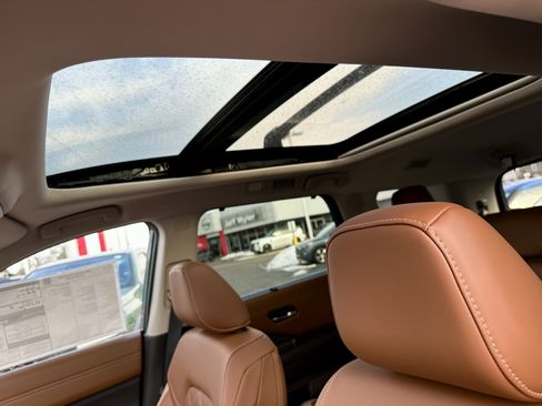 New 2026 Nissan Pathfinder Platinum image 35