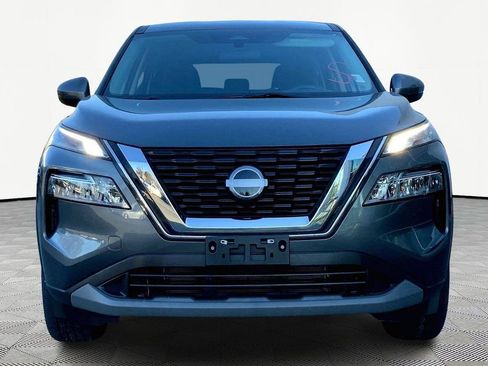 Used 2023 Nissan Rogue SV image 2
