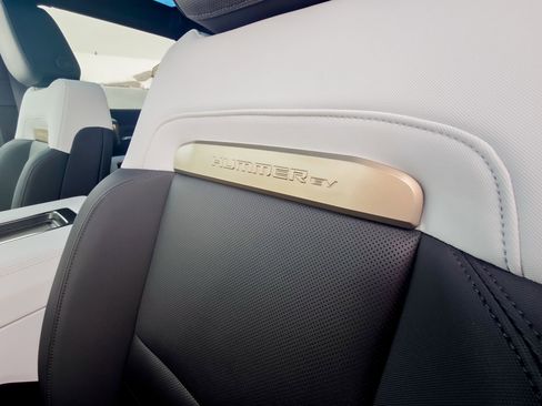 Used 2024 GMC Hummer EV 2X w/ LPO, Illumination Package image 16