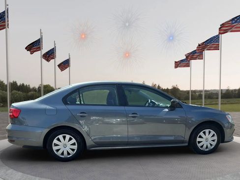 Used 2015 Volkswagen Jetta S image 4