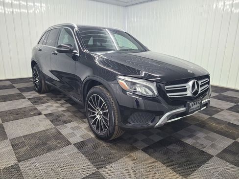 Used 2018 Mercedes-Benz GLC 300 4MATIC image 4