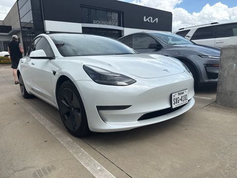 Used 2023 Tesla Model 3 Standard Range RWD image 5