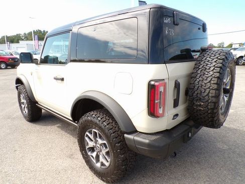 New 2025 Ford Bronco Badlands image 3
