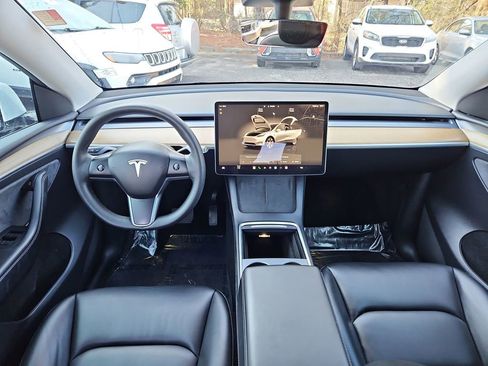 Used 2023 Tesla Model Y Long Range image 9