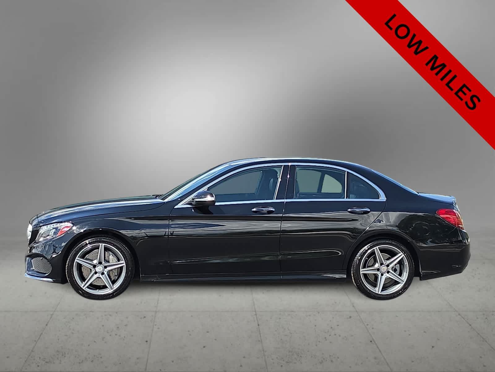 Used 2015 Mercedes-Benz C 300 4MATIC Sedan image 4