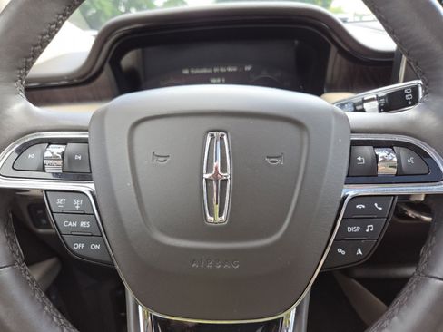 Used 2021 Lincoln Nautilus Reserve AWD/4WD image 32