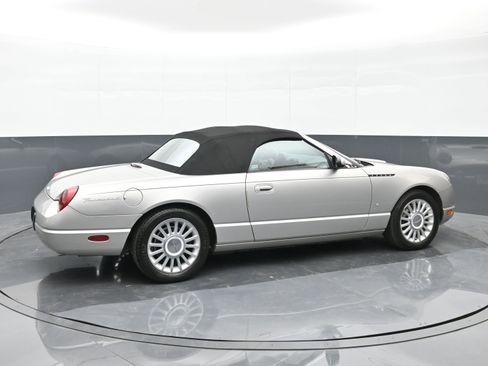 Used 2004 Ford Thunderbird image 8