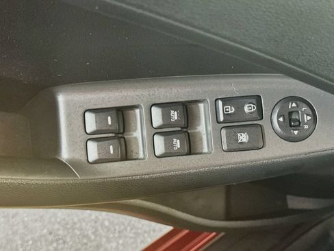 Used 2018 Kia Forte S w/ S Technology Plus Package FWD image 17
