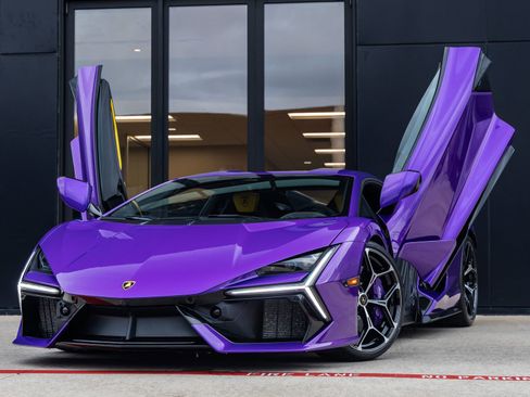 Used 2025 Lamborghini Revuelto AWD/4WD image 2