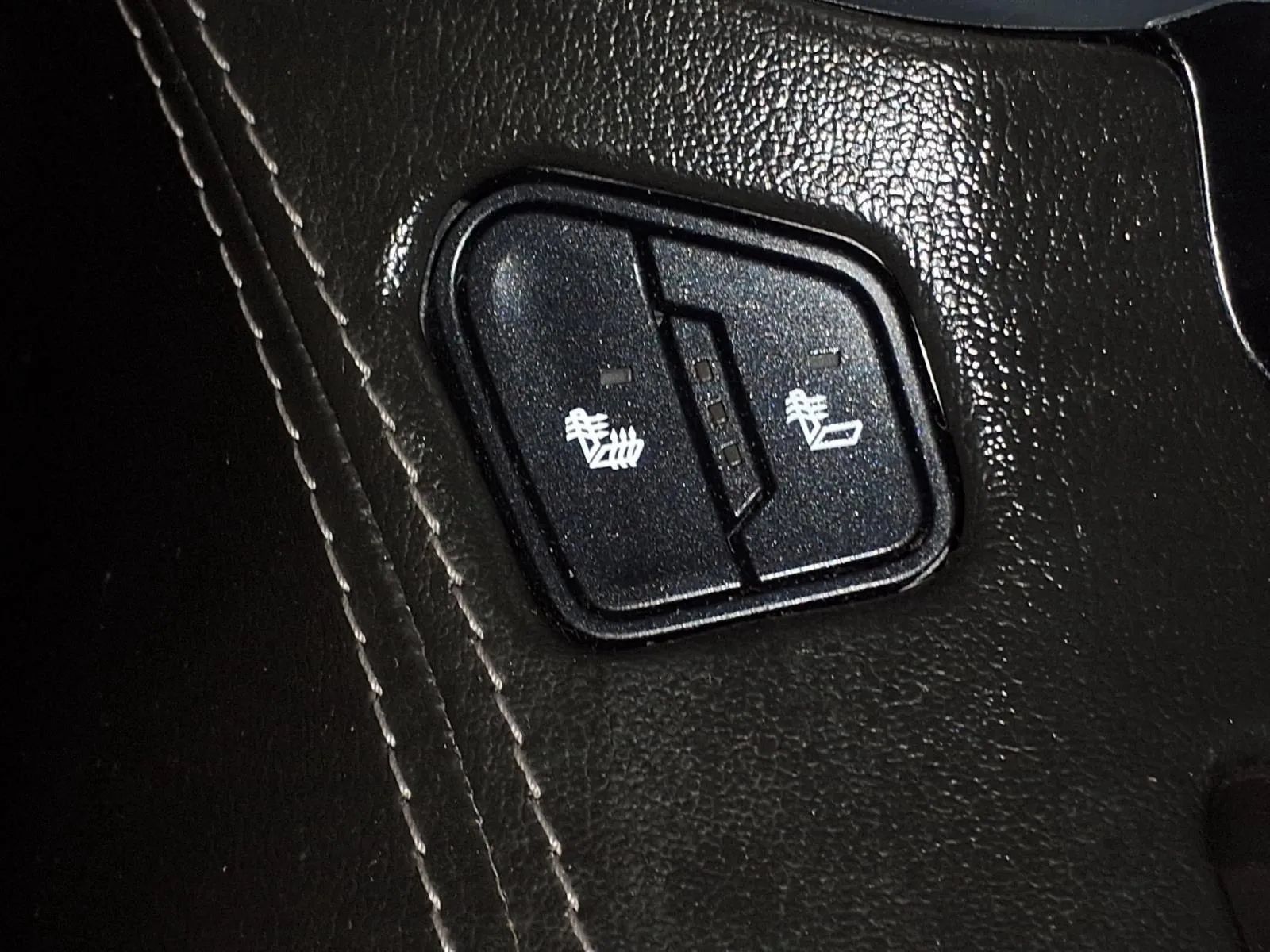 Used 2018 Chevrolet Suburban LT AWD/4WD image 22