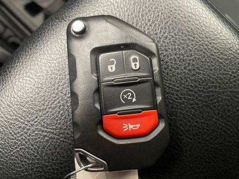 Used 2022 Jeep Gladiator Sport image 20