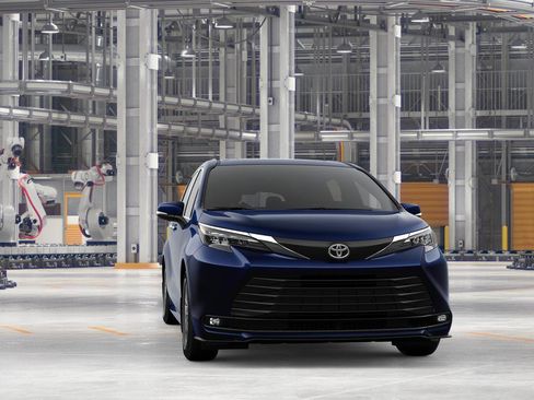 New 2026 Toyota Sienna XLE AWD/4WD image 16