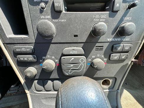 Used 2003 Volvo V70 2.5T AWD/4WD image 36