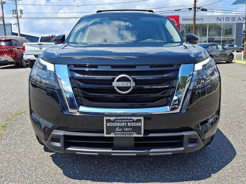 Certified 2024 Nissan Pathfinder SV w/ Lighting Package (N92) AWD/4WD image 2