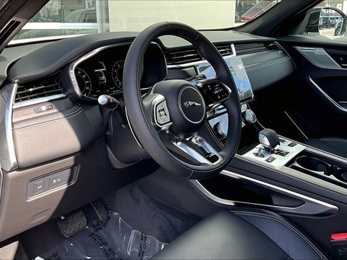 New 2025 Jaguar F-PACE R-Dynamic S image 6