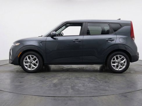 Used 2025 Kia Soul LX w/ LX Technology Package FWD image 5