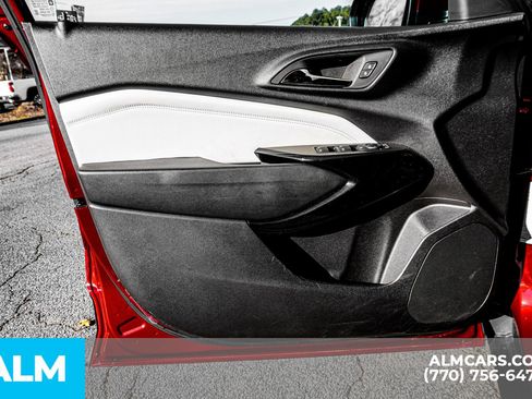 Used 2025 Chevrolet Trax LT w/ LT Convenience Package image 50