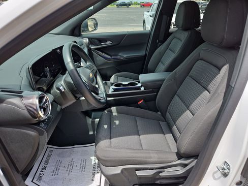 Used 2025 Chevrolet Equinox LT AWD/4WD image 7