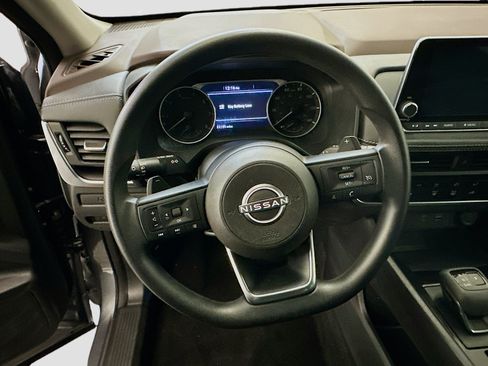 Used 2023 Nissan Rogue S image 18