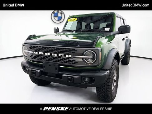 Used 2025 Ford Bronco Badlands image 1