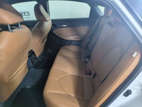 Used 2020 Toyota Avalon Limited w/ All Weather Liner Package FWD image 27
