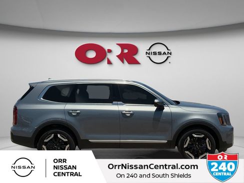 Used 2025 Kia Telluride S FWD image 4